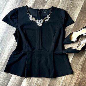 Ann Taylor Factory Peplum tulip cap sleeve top size L